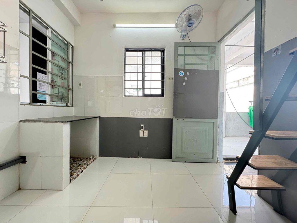Thoáng mát mới, gần CĐ VOV ,ĐH LĐXH ,GTVT ,Huflit