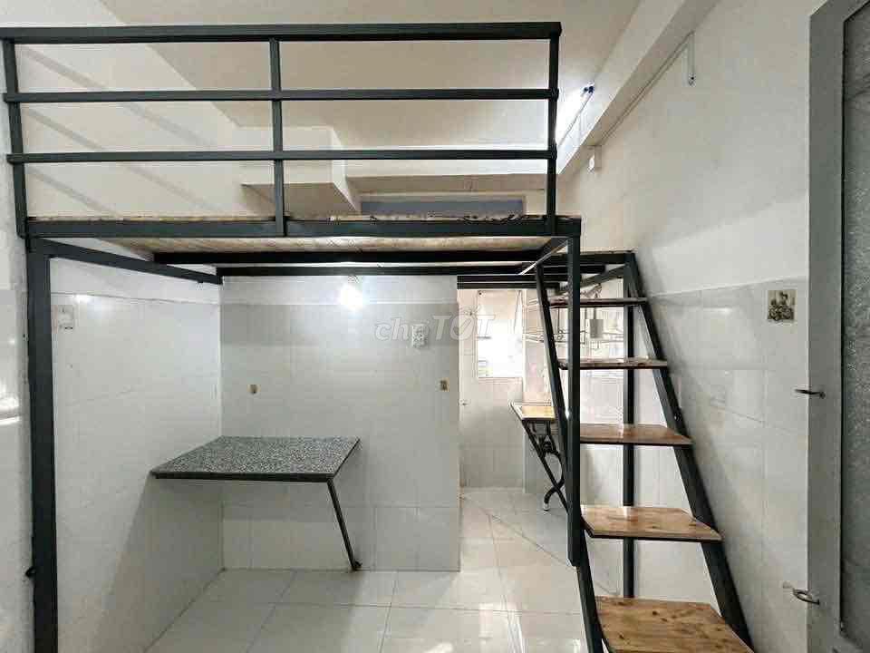 Thoáng mát mới, gần CĐ VOV ,ĐH LĐXH ,GTVT ,Huflit