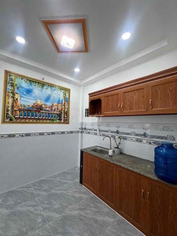 Nhà mới, sạch sẽ, thoáng mát