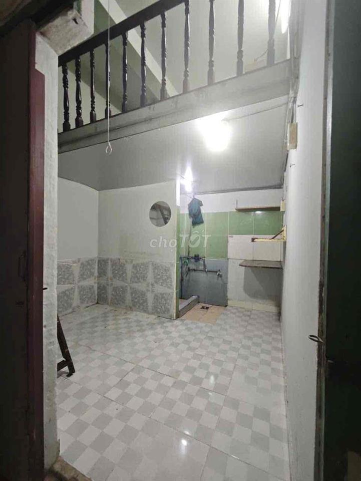 Phòng có gác, sạch sẽ, thoáng mát