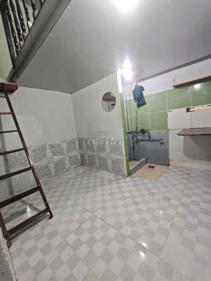 Phòng có gác, sạch sẽ, thoáng mát
