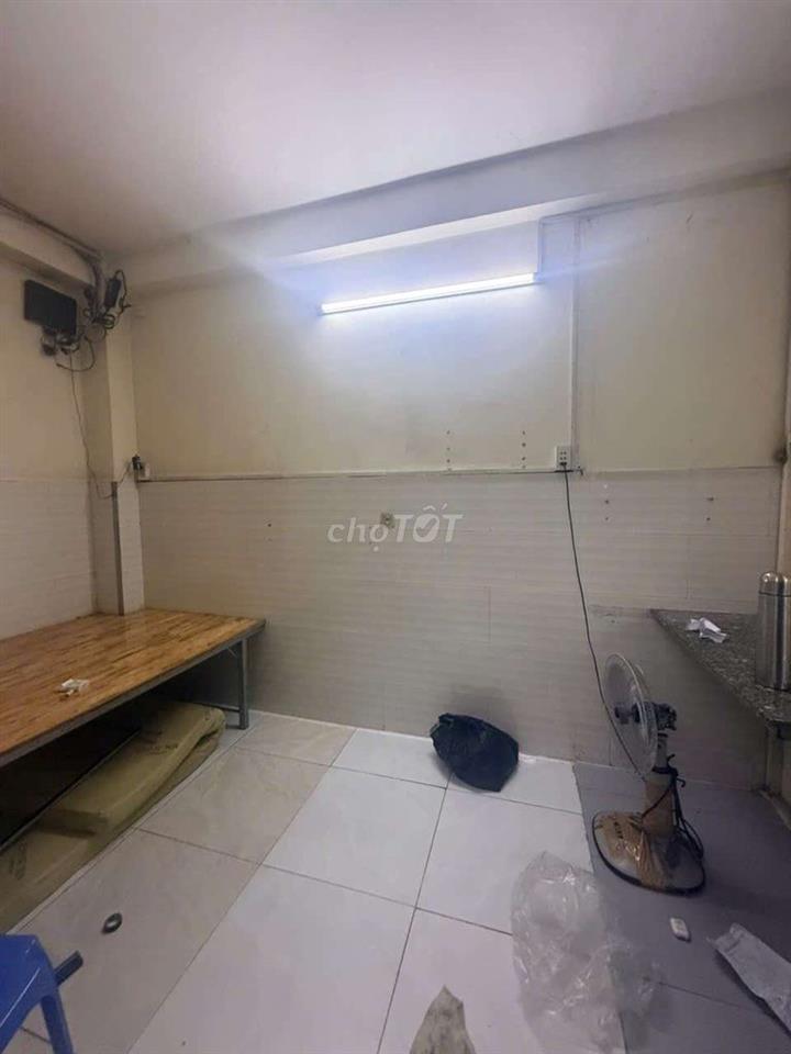 PHÒNG TRỌ GIÁ RẺ NGAY MẶT TIỀN PHAN VĂN HỚN CHỈ 1TR5, CÒN 1P