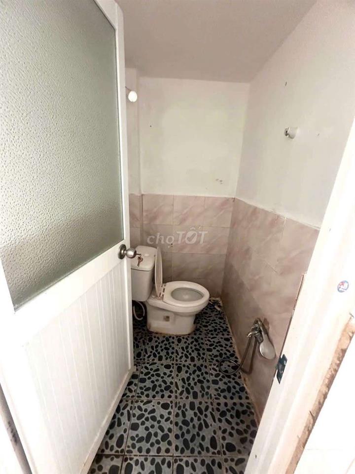 PHÒNG TRỌ GIÁ RẺ 2X CÓ TỦ LẠNH NGAY TÔ KÝ, CVPM, NGUYỄN ẢNH THỦ 