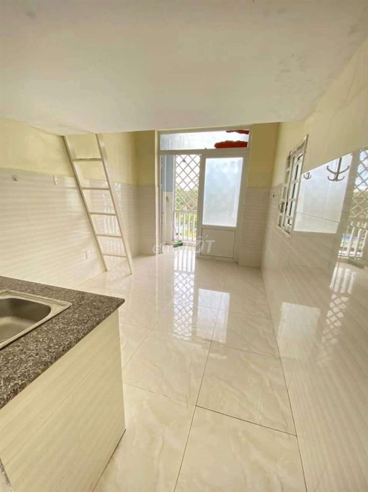 DUPLEX BAN CÔNG SIÊU TO GIÁ RẺ NGAY MẶT TIỀN PHAN VĂN HỚN