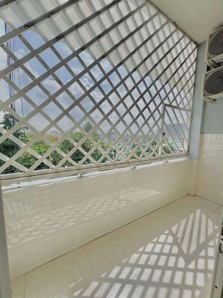 DUPLEX BAN CÔNG SIÊU TO GIÁ RẺ NGAY MẶT TIỀN PHAN VĂN HỚN