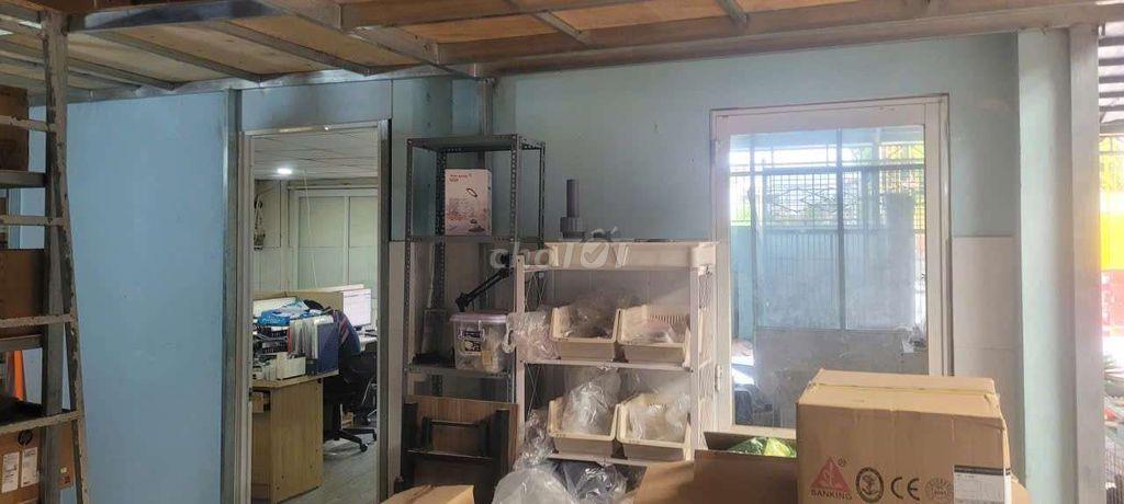 Kho xưởng 300m2 có gác nhỏ QL13, HBP gần cầu vượt BP