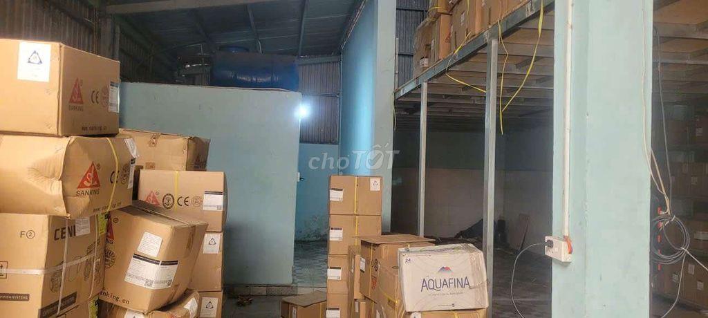 Kho xưởng 300m2 có gác nhỏ QL13, HBP gần cầu vượt BP