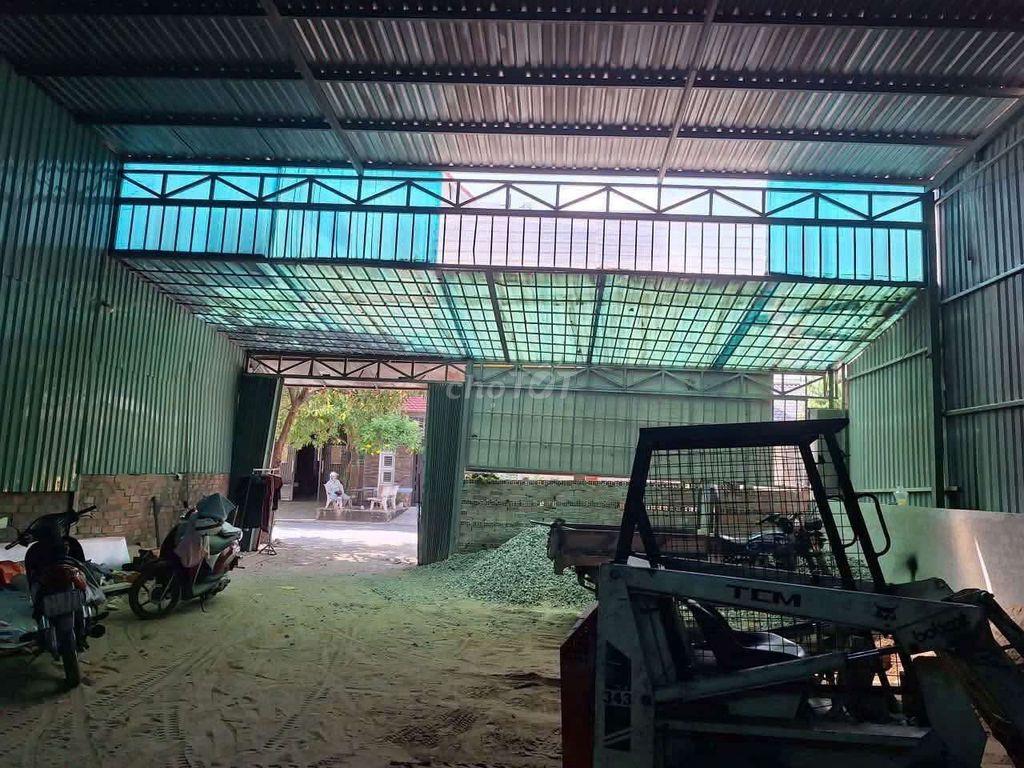 Kho 10×20m+ gác Quốc lộ 13, HBP