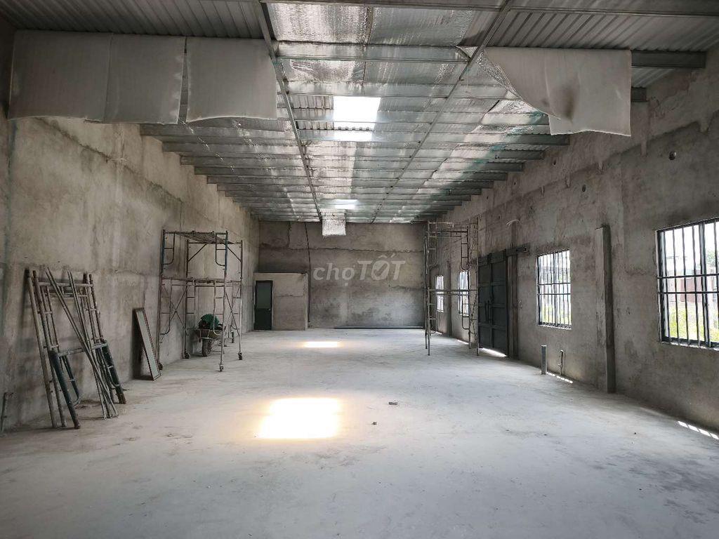 Kho xưởng 8×23m 180m2 Quốc lộ 13, Vạn Phúc