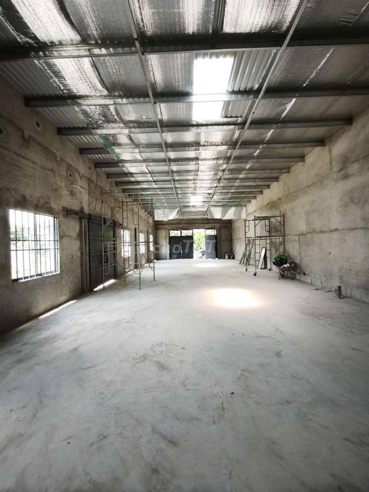 Kho xưởng 8×23m 180m2 Quốc lộ 13, Vạn Phúc
