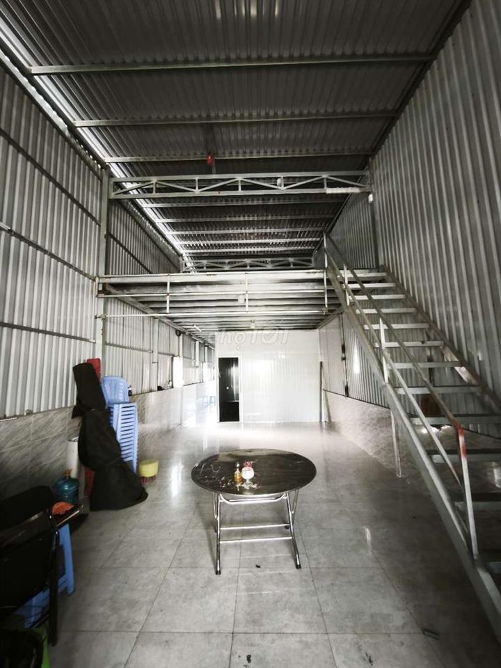kho xưởng Phạm Văn Đồng 5×32m 235m2 17tr