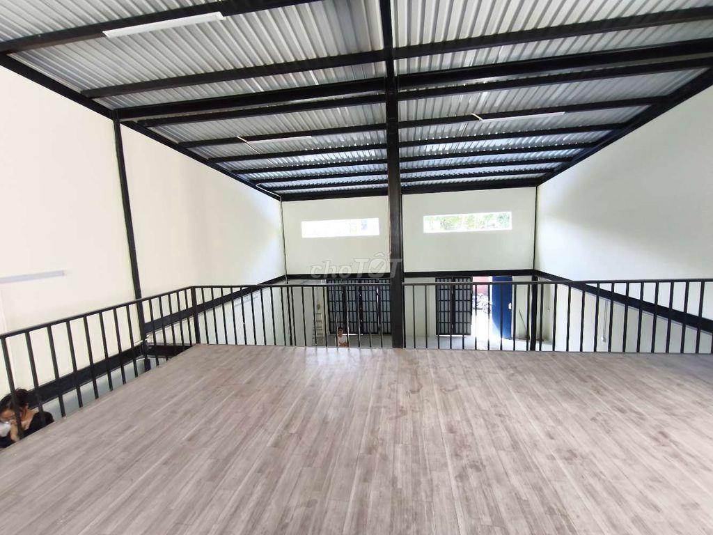Kho 10×20m+ 100m2 gác mới 100% gần Phạm Văn Đồng, HBC