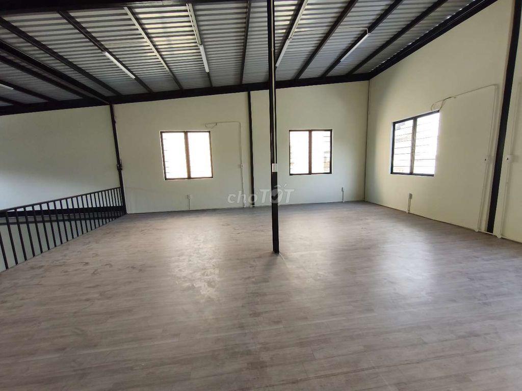 Kho 10×20m+ 100m2 gác mới 100% gần Phạm Văn Đồng, HBC
