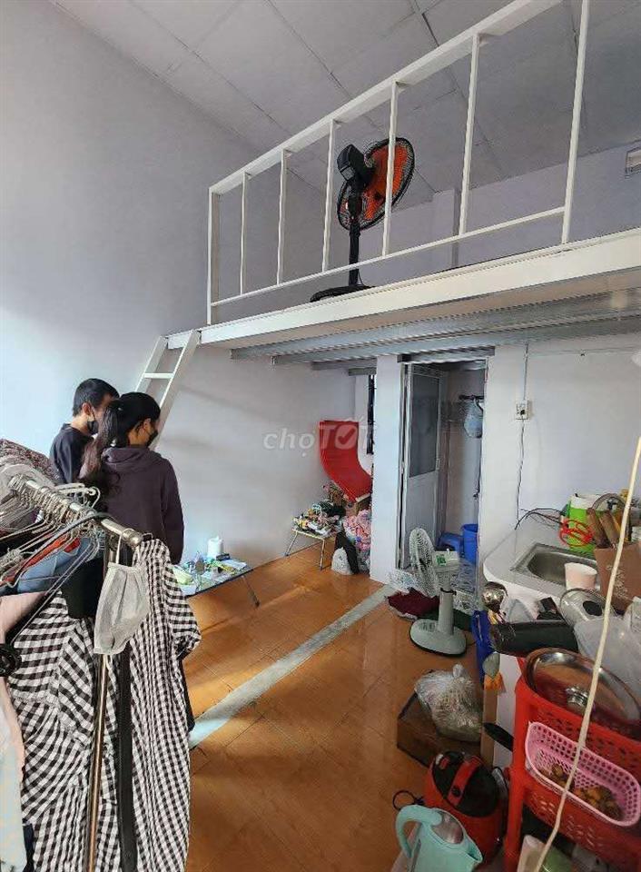 phòng có gác+ cửa sổ thoáng Sd 25m2 đs 16 Linh Chiểu ĐH Ngân hàng