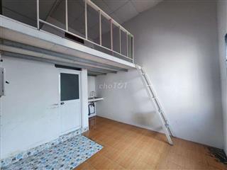 phòng có gác+ cửa sổ thoáng Sd 25m2 đs 16 Linh Chiểu ĐH Ngân hàng