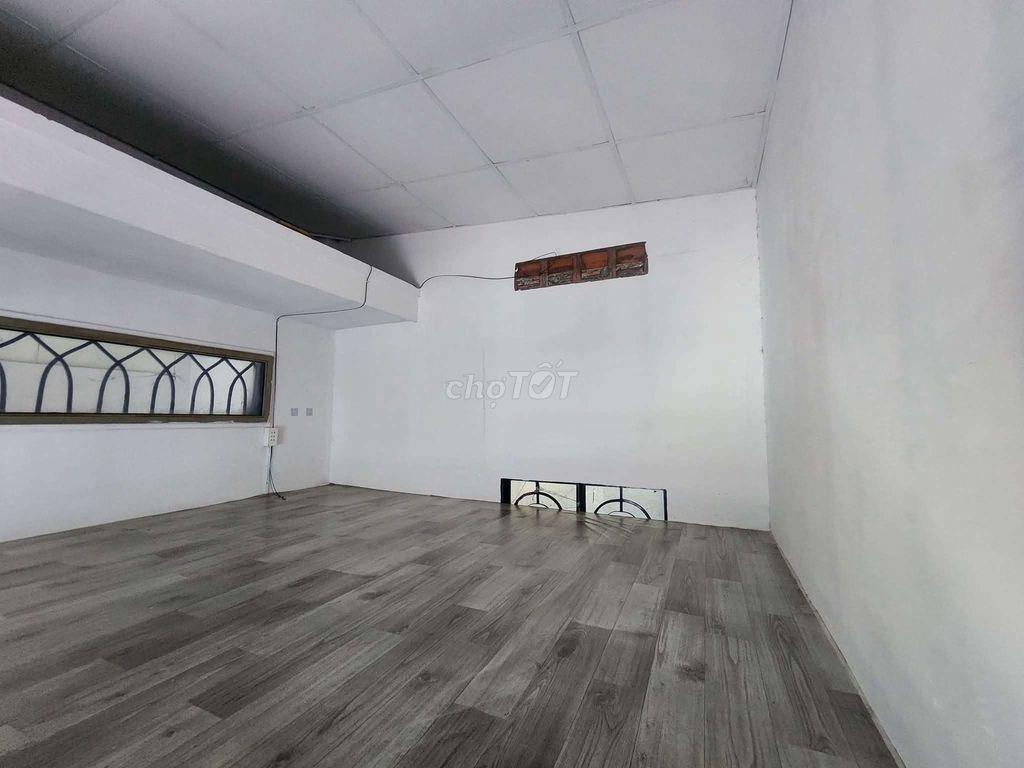 phòng có gác+ cửa sổ thoáng Sd 25m2 đs 16 Linh Chiểu ĐH Ngân hàng