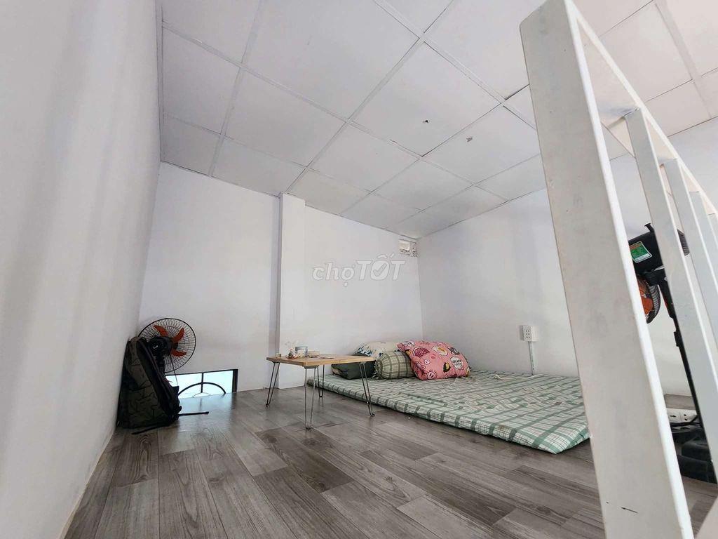 phòng có gác+ cửa sổ thoáng Sd 25m2 đs 16 Linh Chiểu ĐH Ngân hàng