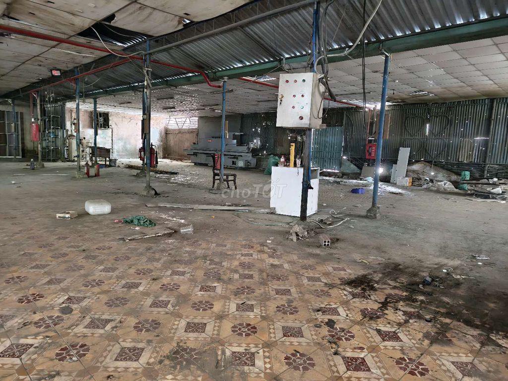 Kho xưởng + vp 700m2 ( có thể thuê nhỏ) 200-280m2 QL1K Linh Xuân 