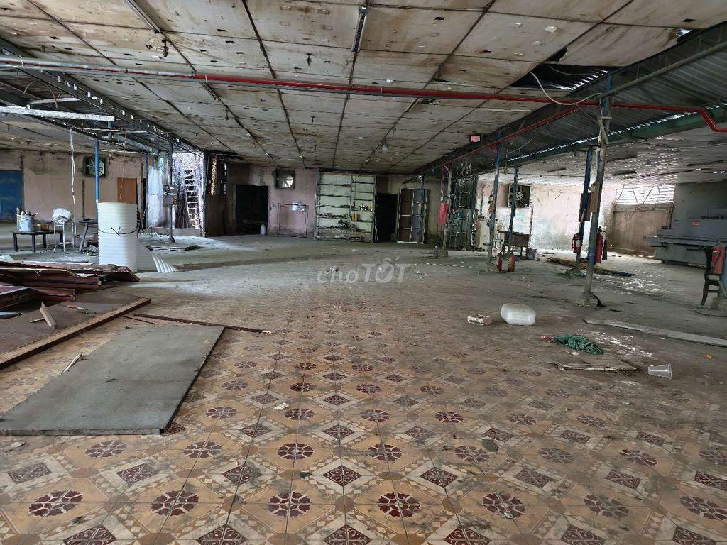 Kho xưởng + vp 700m2 ( có thể thuê nhỏ) 200-280m2 QL1K Linh Xuân 