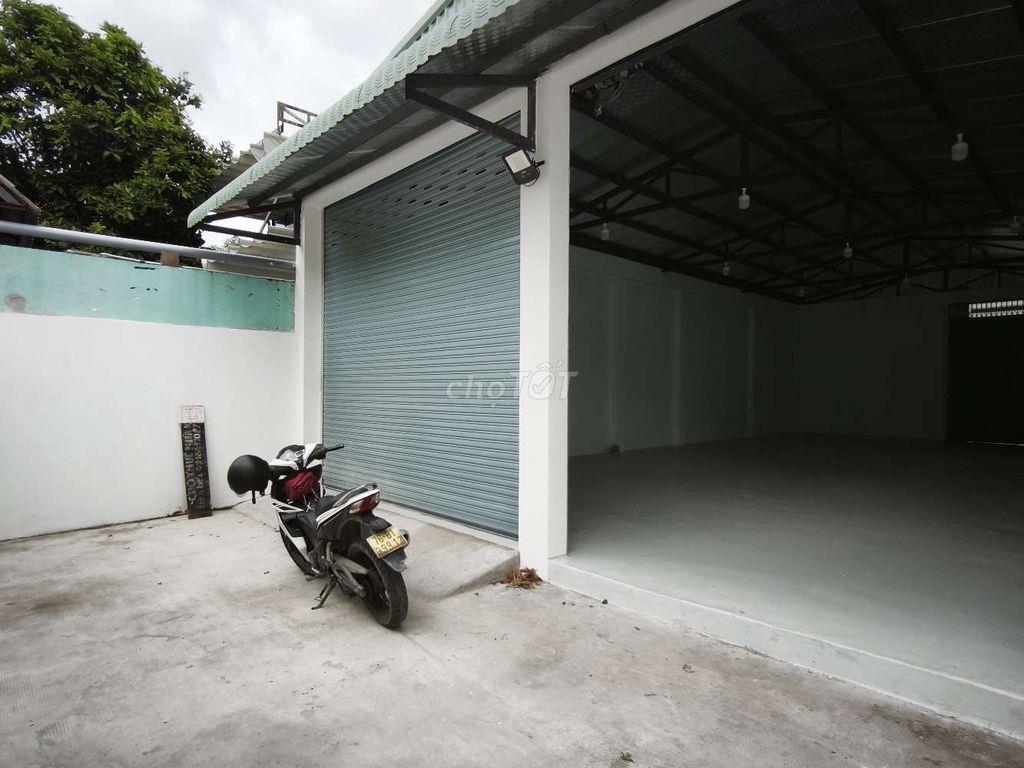 Kho xưởng 300m2 gần Phạm Văn Đồng HBC 