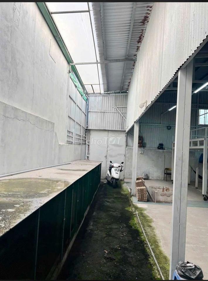 Kho xưởng Tam Bình 200m2 có gác mới, tải nhỏ vào. thương lượng