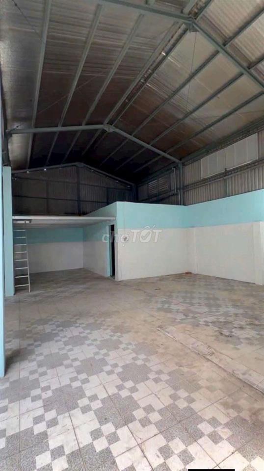 Kho xưởng 300m2 có vp QL13 cont đêm, HBP