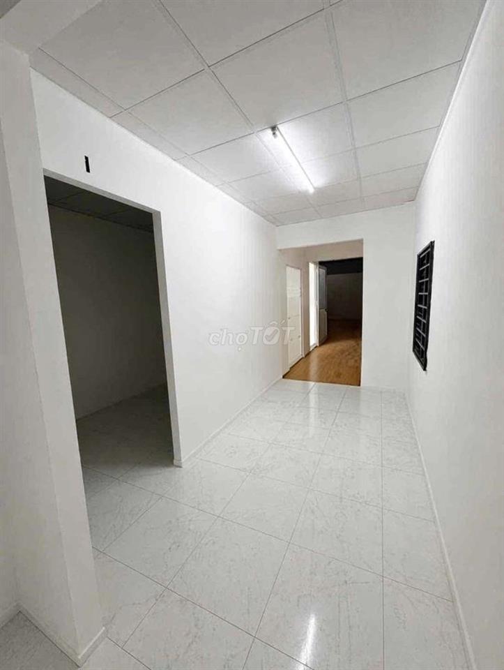 Kho văn phòng 10×20m gần Gigamall, HBC