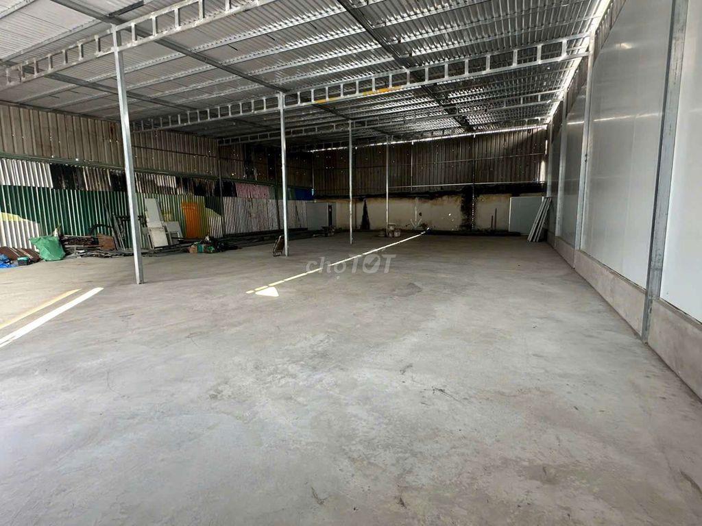 Kho xưởng Đỗ Xuân Hợp, Phước Long B