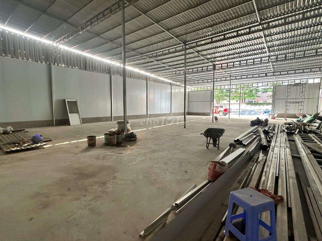 Kho xưởng Đỗ Xuân Hợp, Phước Long B
