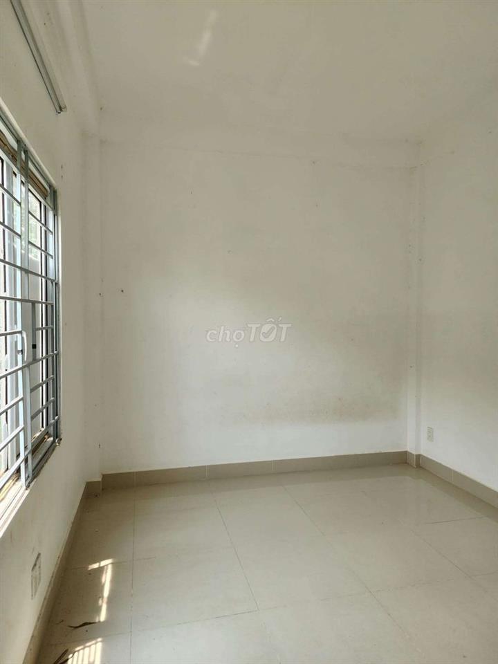 Nhà trệt 2 lầu 4pn đs 11 Linh Xuân 5×19m