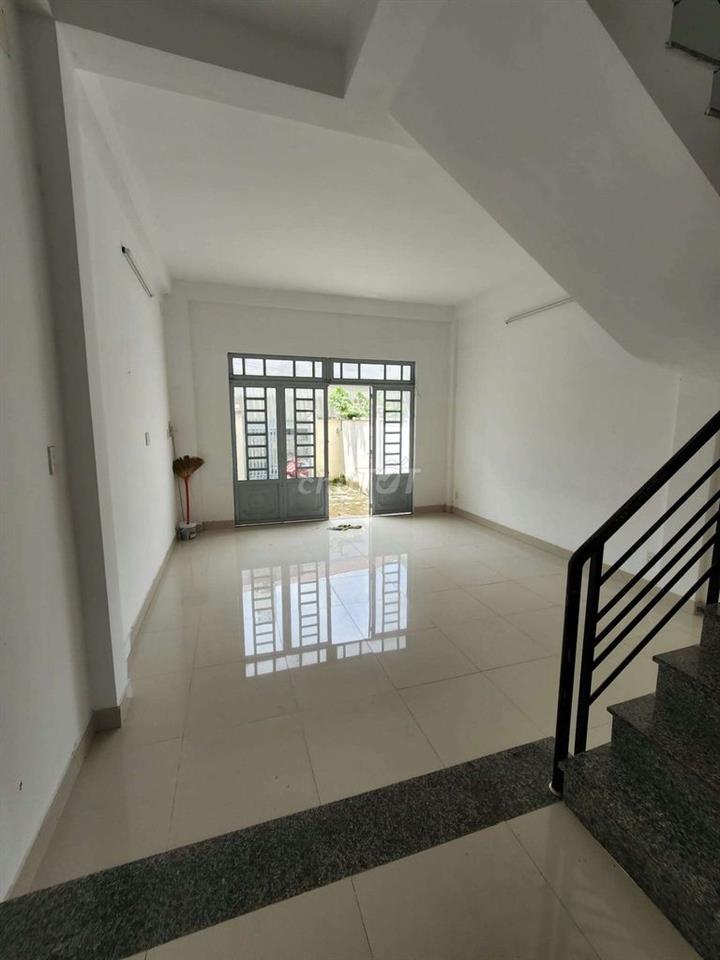 Nhà trệt 2 lầu 4pn đs 11 Linh Xuân 5×19m
