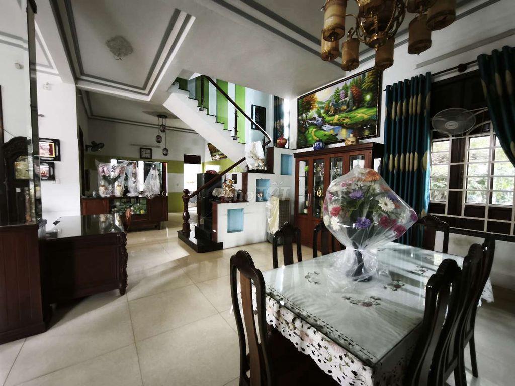 biệt thự 250m2 có sân 500m2 SD Tô Ngọc Vân