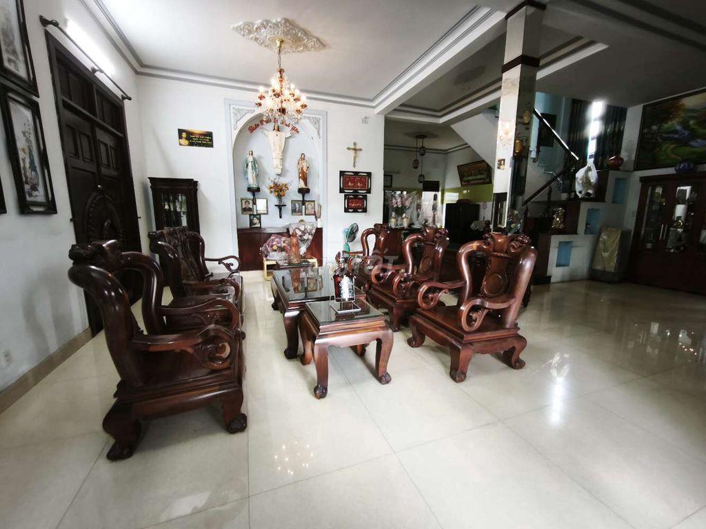 biệt thự 250m2 có sân 500m2 SD Tô Ngọc Vân