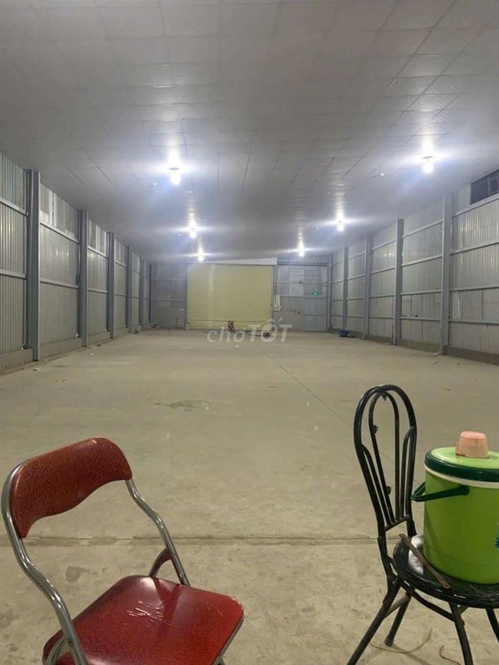 kho xưởng 600m2 có laphong trần cao Linh Đông cont đêm