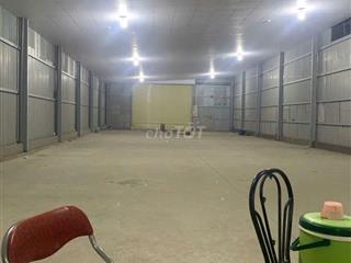 kho xưởng 600m2 có laphong trần cao Linh Đông cont đêm