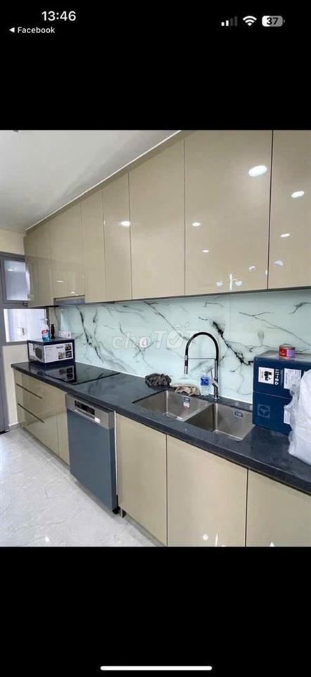 Cho thuê căn hộ 3pn đầy đủ nội thất chỉ 14tr5 tại Goldora Plaza