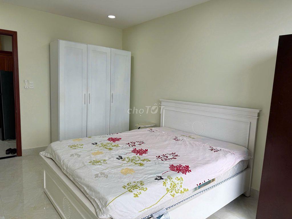 Cho thuê căn hộ 2pn tại Goldora Plaza chỉ 12tr