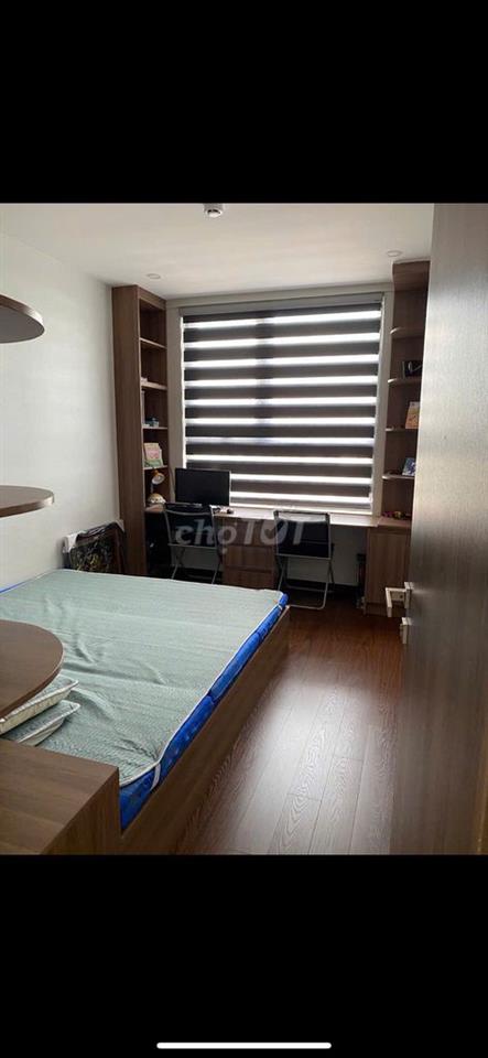 share phòng cho nữ chung cư GOLDORA PLAZA trong căn 3pn