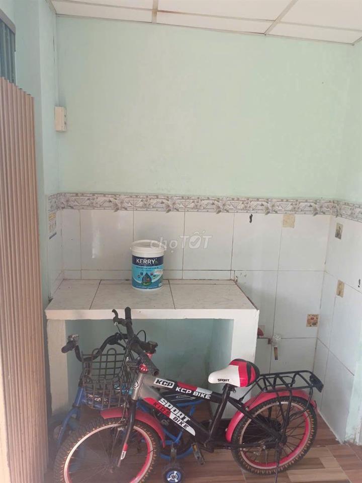 Cho thuê phòng trọ hẻm 541/1/38 Nguyễn Văn Tạo, mặt tiền, 1tr9,