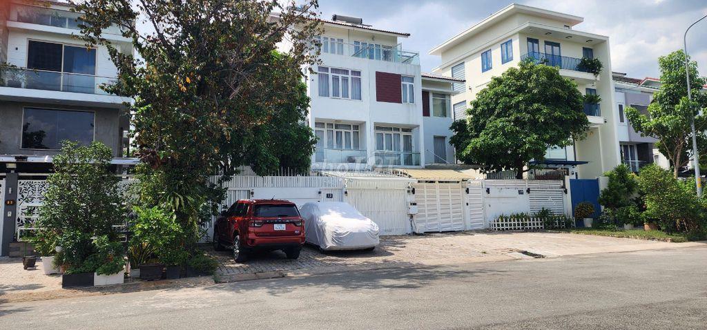 Cho thuê biệt thự Phú Mỹ, đường Hoàng Quốc Việt, Quận 7, 5 bed