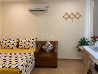 studio cửa sổ