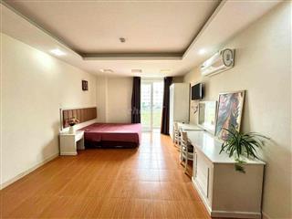 STUDIO BAN CÔNG GIÁ GỐC - ĐỐI DIỆN. CRESENTMALL