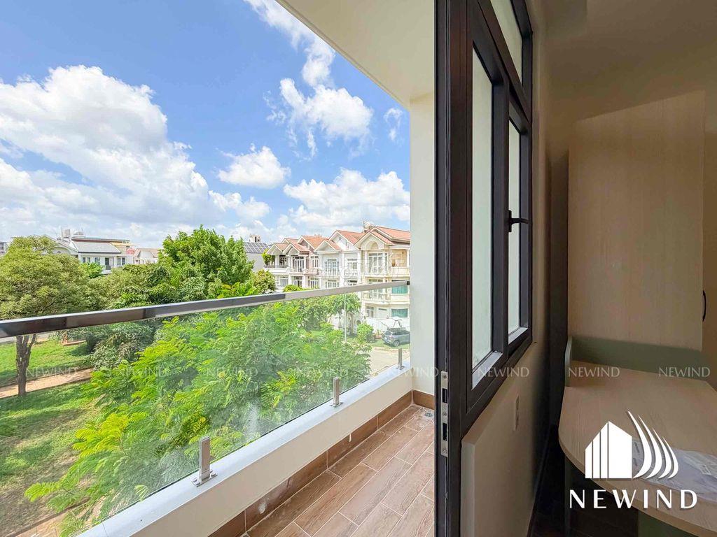 STUDIO BANCON, CỬA SỔ MỚI XÂY 100%, CHỈ TÍNH ĐIỆN, ĐỐI DIỆN RMIT, TĐTU