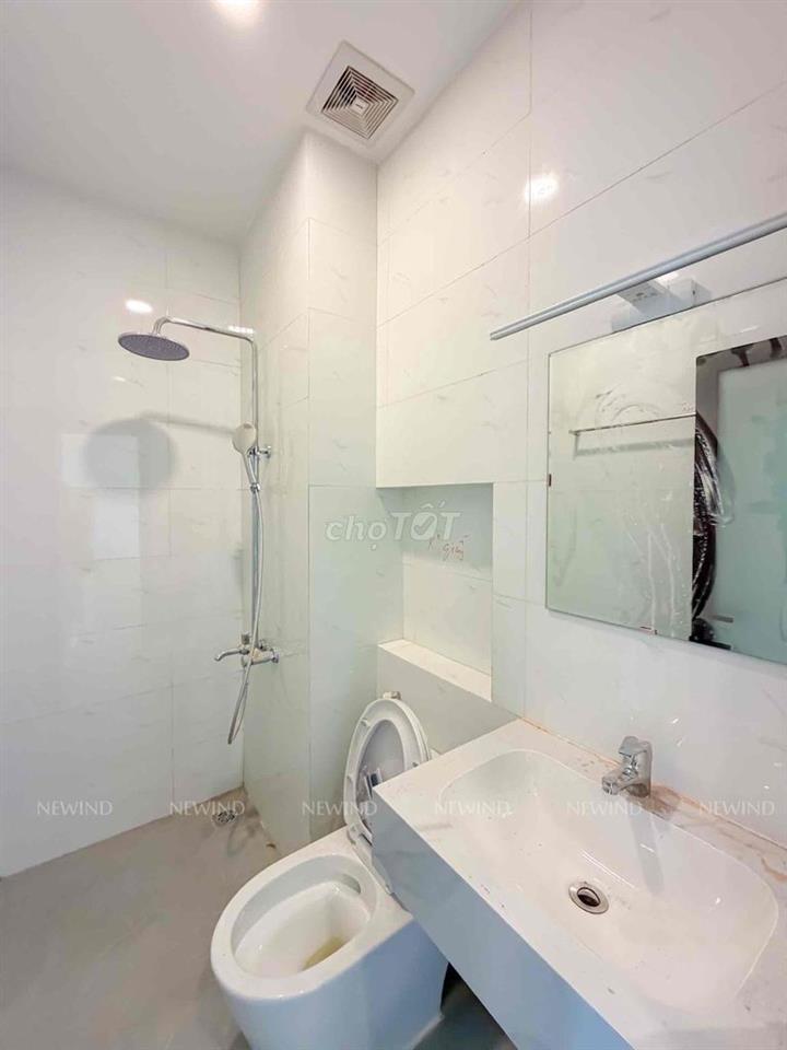 STUDIO BANCON, CỬA SỔ MỚI XÂY 100%, CHỈ TÍNH ĐIỆN, ĐỐI DIỆN RMIT, TĐTU