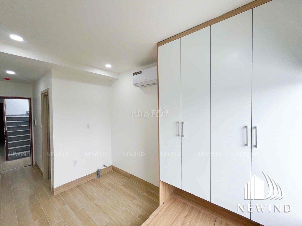 Studio Bancon - Cửa sổ Mới xây Giá HSSV, Gần ĐH Rmit, TĐTU,...