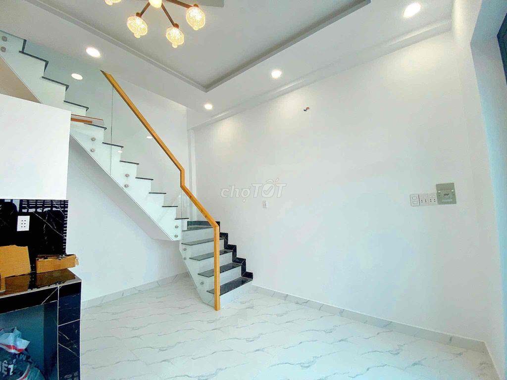 CHO THUÊ NGUYÊN CĂN 1 TRỆT, 1 LẦU, 2WC, NGAY TRUNG TÂM QUẬN 7, GẦN Q4
