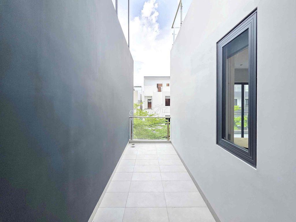 Cho Thuê CHDV 40m2 , Full Nội Thất, Nhà Mới 100% ,Gần RMIT,TDT,Cresent