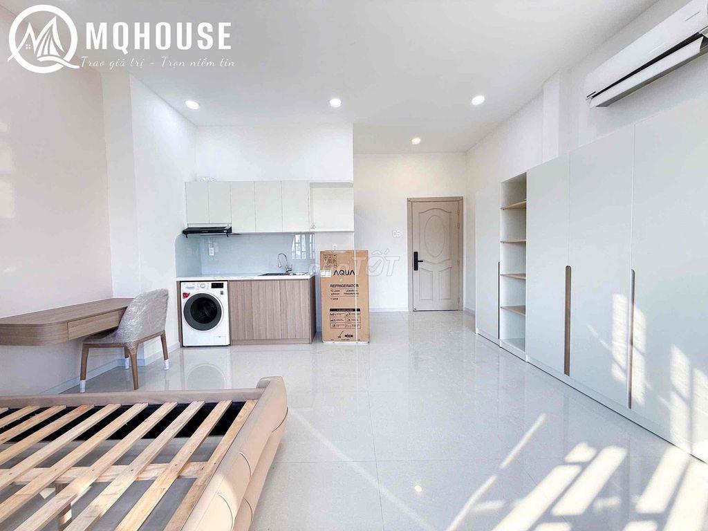 Căn Hộ Studio Ban Công 40m2 Full Nội Thất Giữa Quận 7 Gần Lotte,Q1Q4