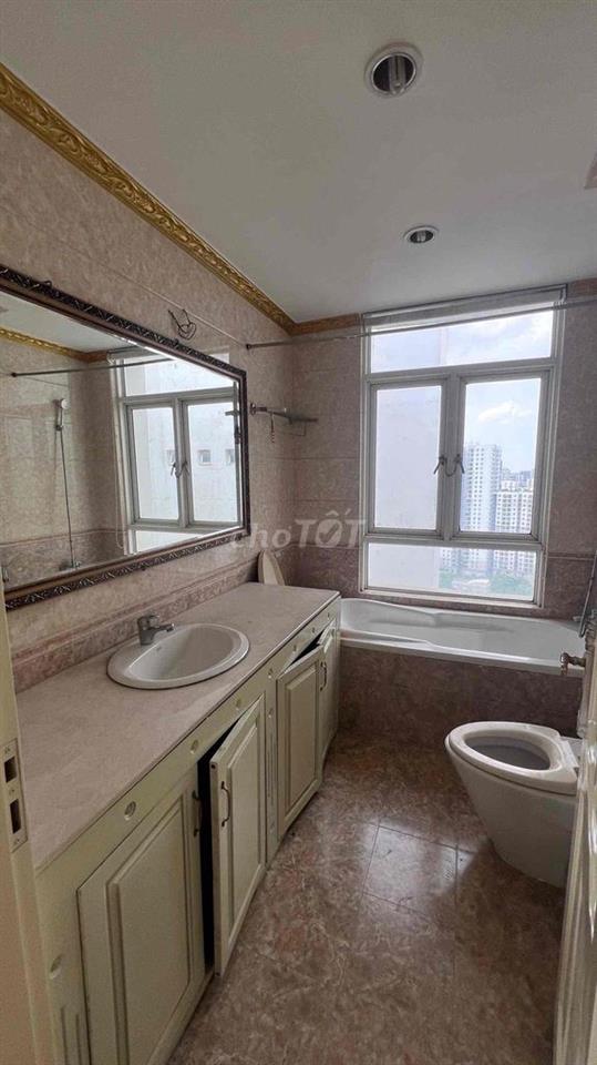 CHO THUÊ PENTHOUSE QUẬN 7 – 5 PHÒNG NGỦ – FULL NỘI THẤT CAO CẤP
