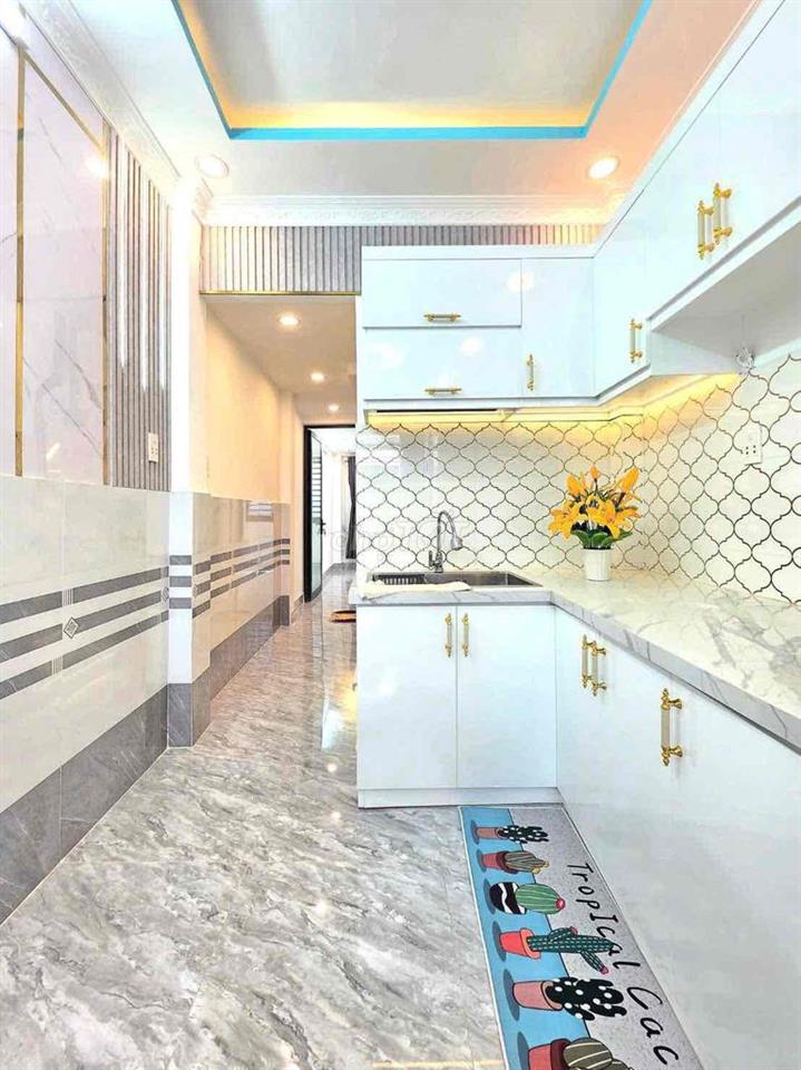 🔥 🔥 🔥nhà bán 1 lầu , có phòng ngủ dưới đất gần Phú Mỹ hưng quận 7 🔥 🔥